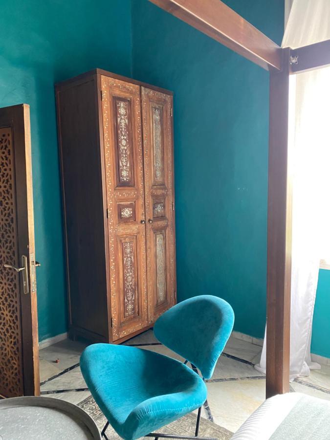 Dar Camelia Bed & Breakfast Tyre Bagian luar foto