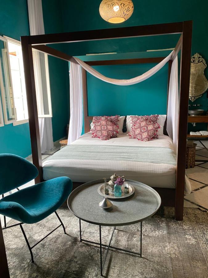 Dar Camelia Bed & Breakfast Tyre Bagian luar foto