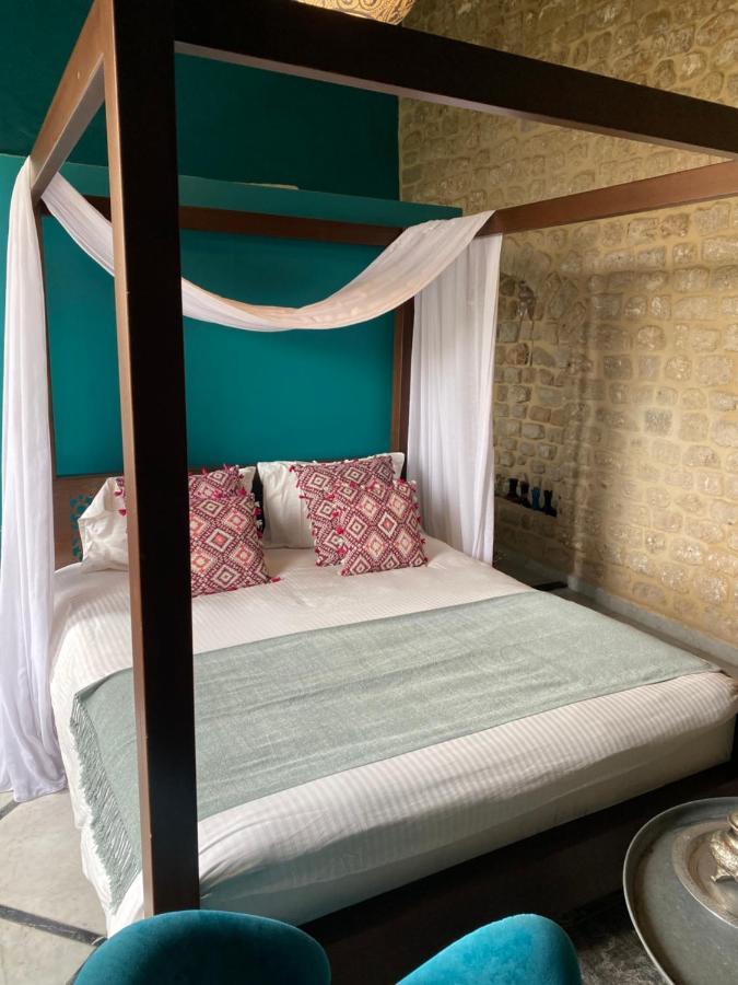 Dar Camelia Bed & Breakfast Tyre Bagian luar foto