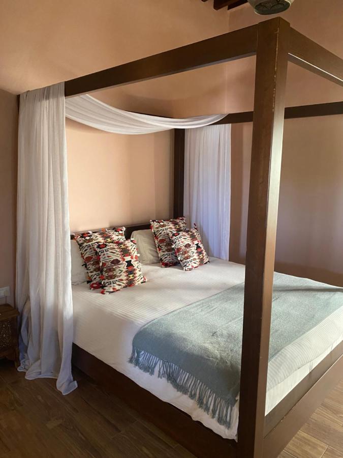Dar Camelia Bed & Breakfast Tyre Bagian luar foto