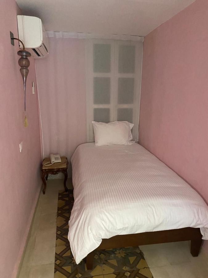 Dar Camelia Bed & Breakfast Tyre Bagian luar foto
