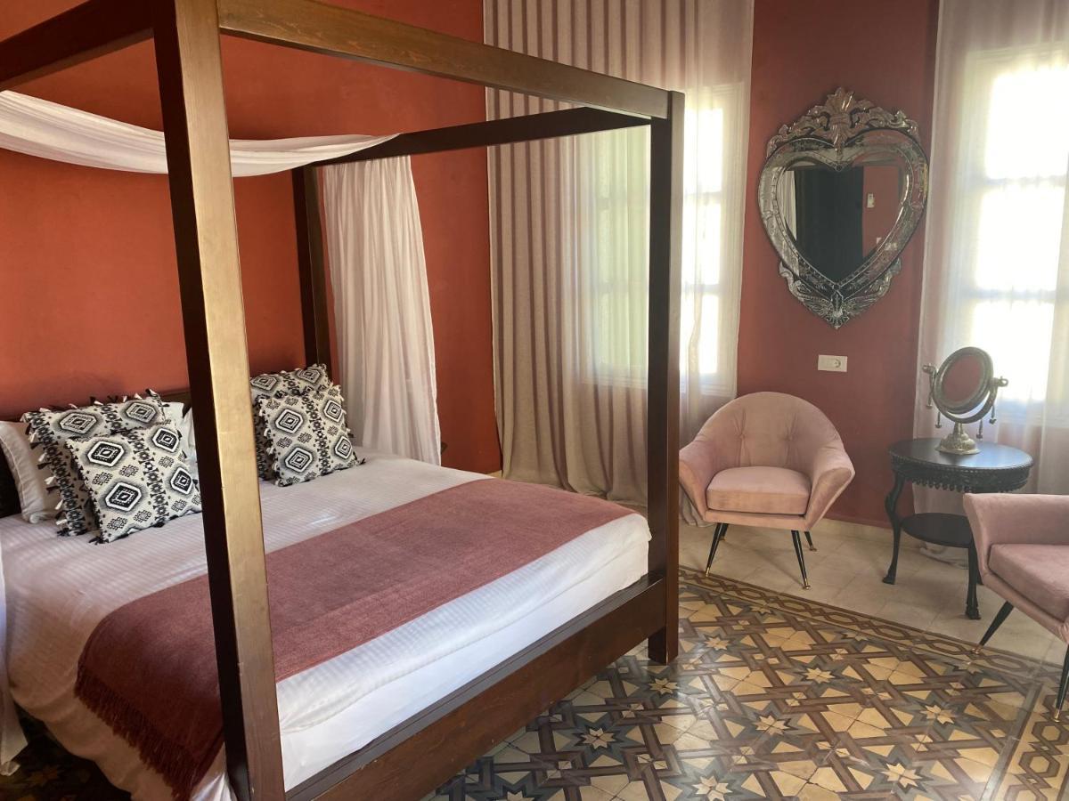 Dar Camelia Bed & Breakfast Tyre Bagian luar foto