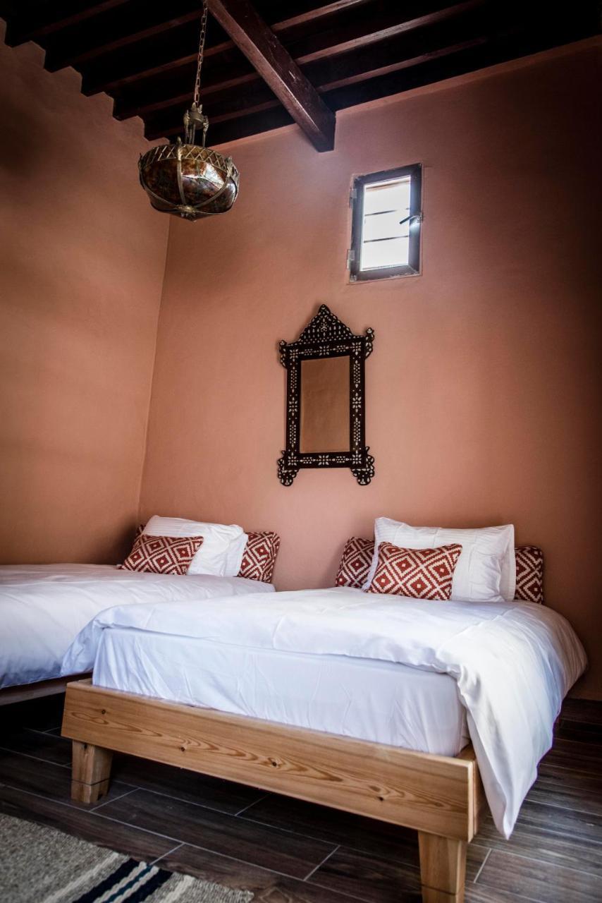 Dar Camelia Bed & Breakfast Tyre Bagian luar foto